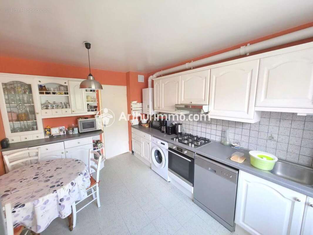 Maison à SAVIGNY-LE-TEMPLE