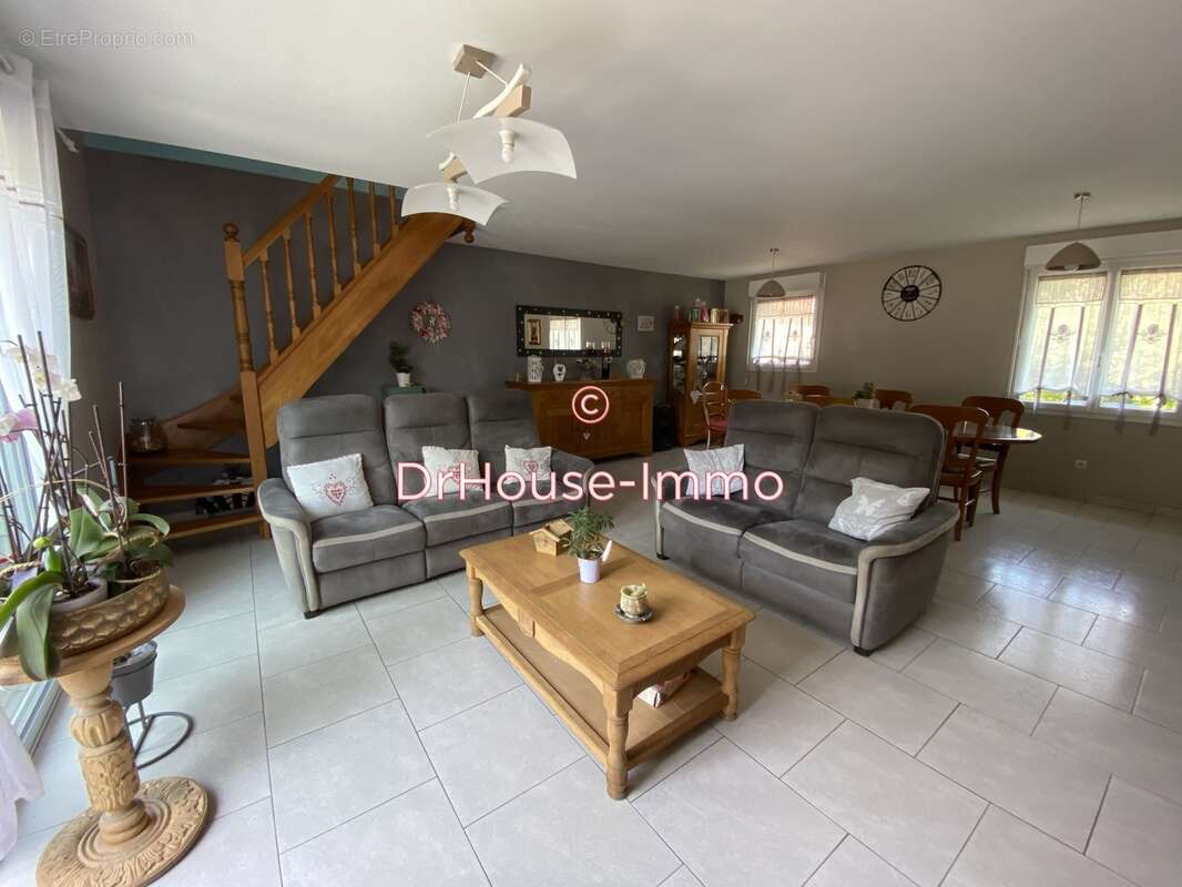 Maison à BEAURAINVILLE