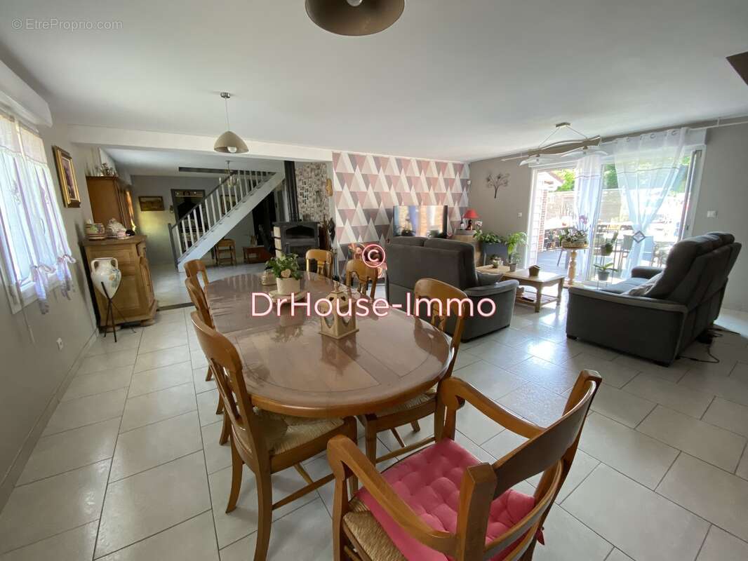 Maison à BEAURAINVILLE