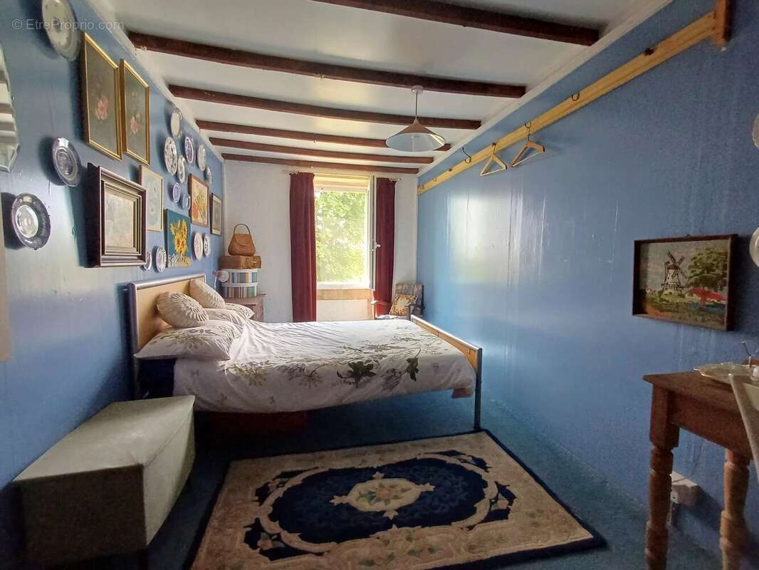 Maison à NIEUL-LE-VIROUIL