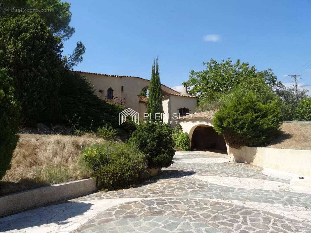 Maison à MOUANS-SARTOUX