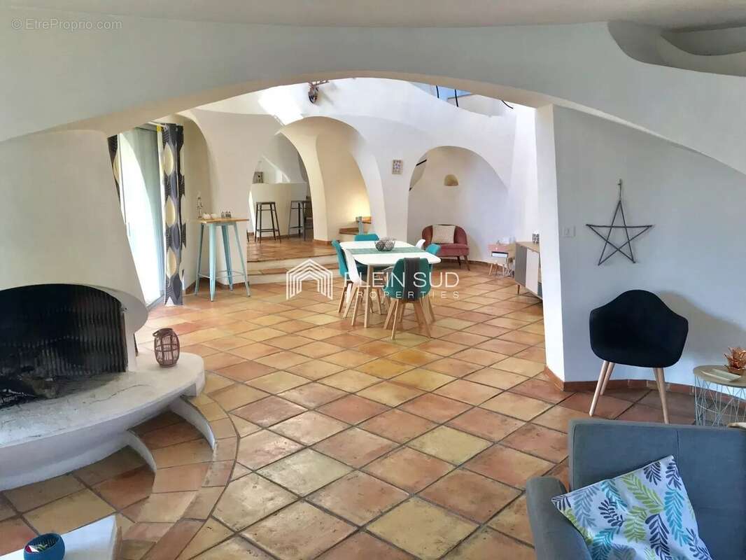 Maison à MOUANS-SARTOUX