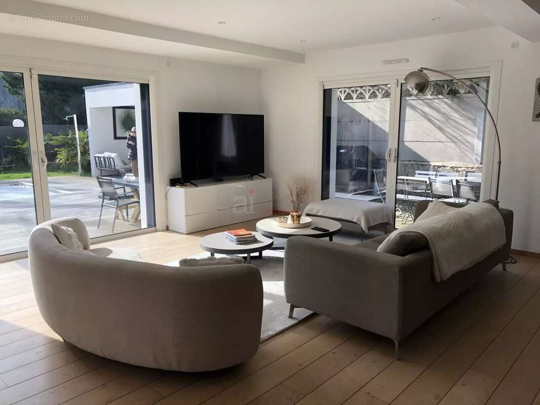 Maison à COLLONGES-AU-MONT-D&#039;OR