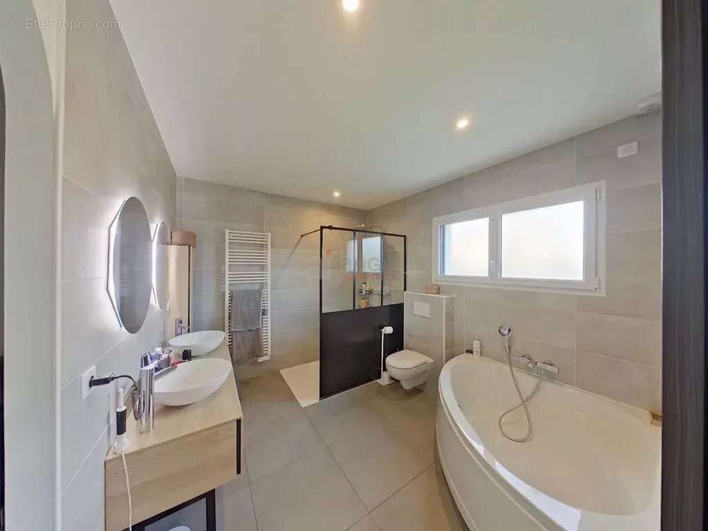 Maison à COLLONGES-AU-MONT-D&#039;OR