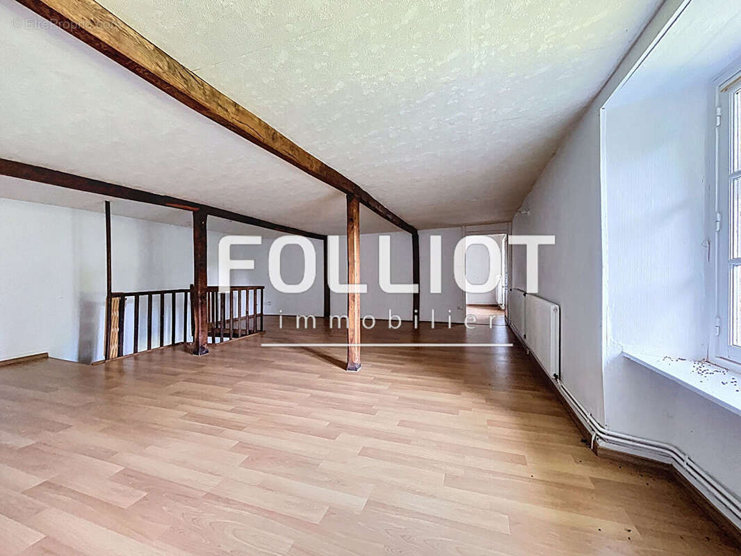 Maison à NOTRE-DAME-DE-CENILLY