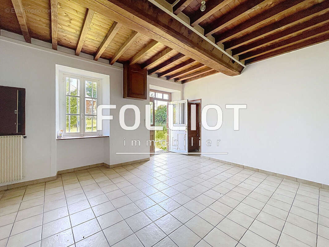 Maison à NOTRE-DAME-DE-CENILLY