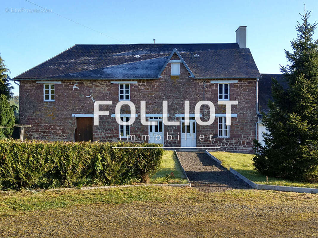 Maison à NOTRE-DAME-DE-CENILLY