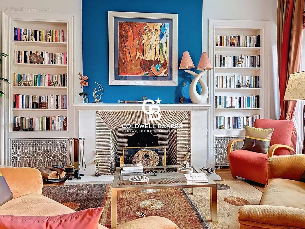 Maison à ROULLET-SAINT-ESTEPHE