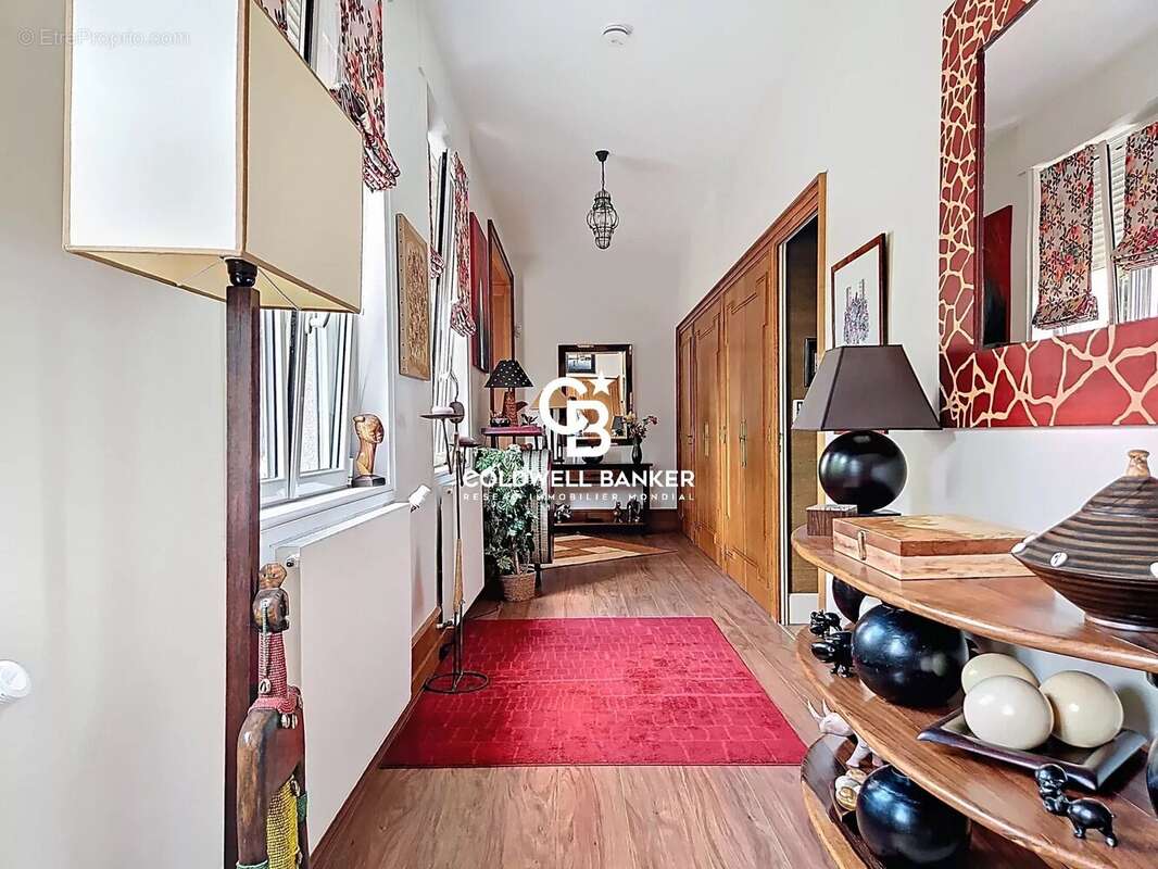 Maison à ROULLET-SAINT-ESTEPHE