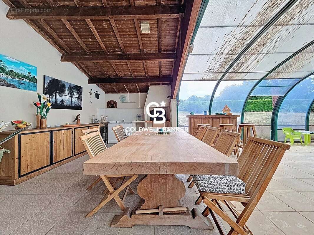 Maison à ROULLET-SAINT-ESTEPHE