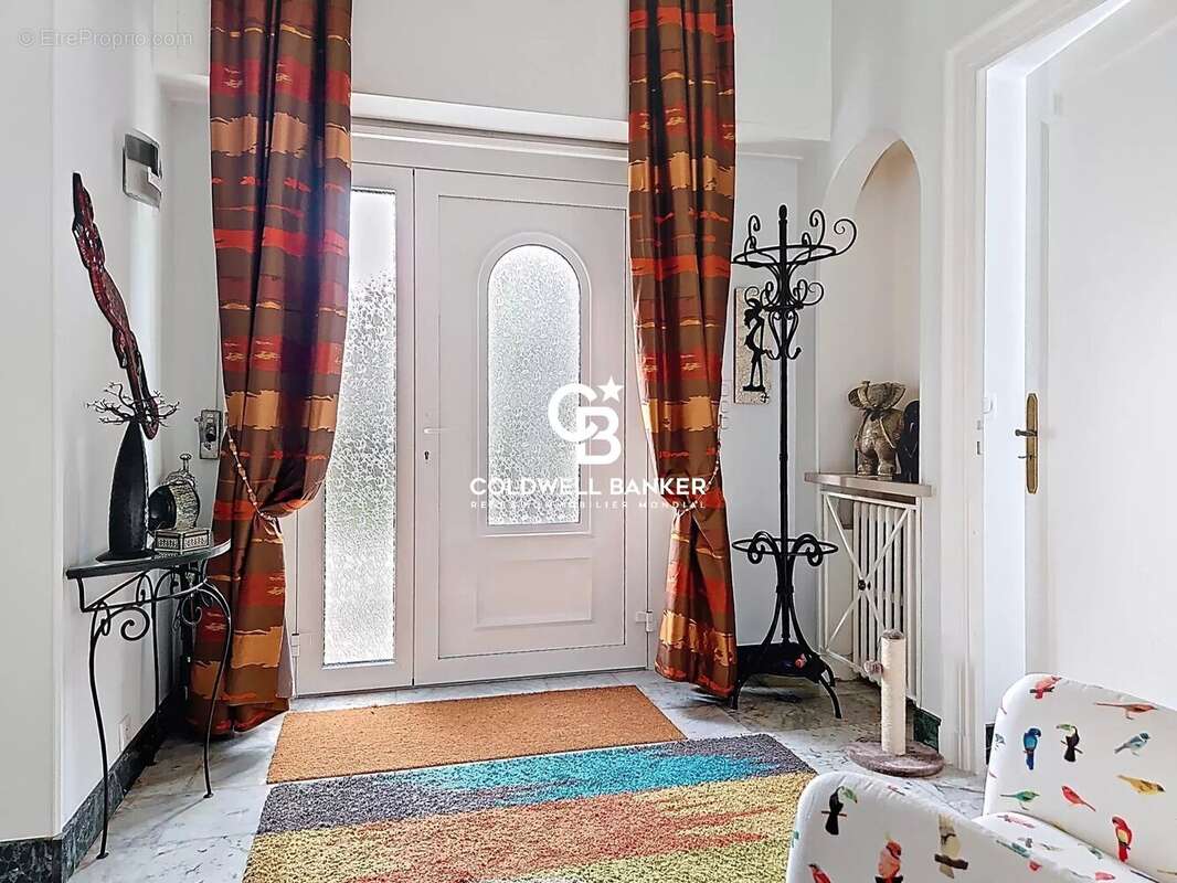 Maison à ROULLET-SAINT-ESTEPHE