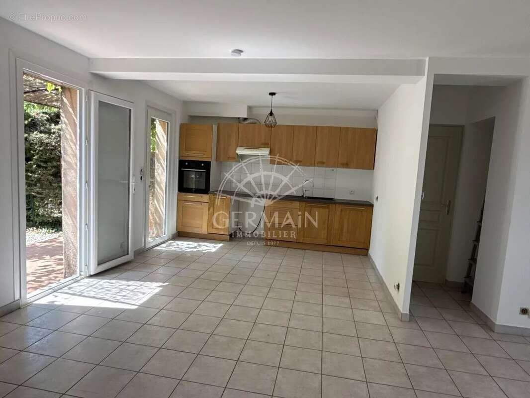 Maison à L'ISLE-SUR-LA-SORGUE