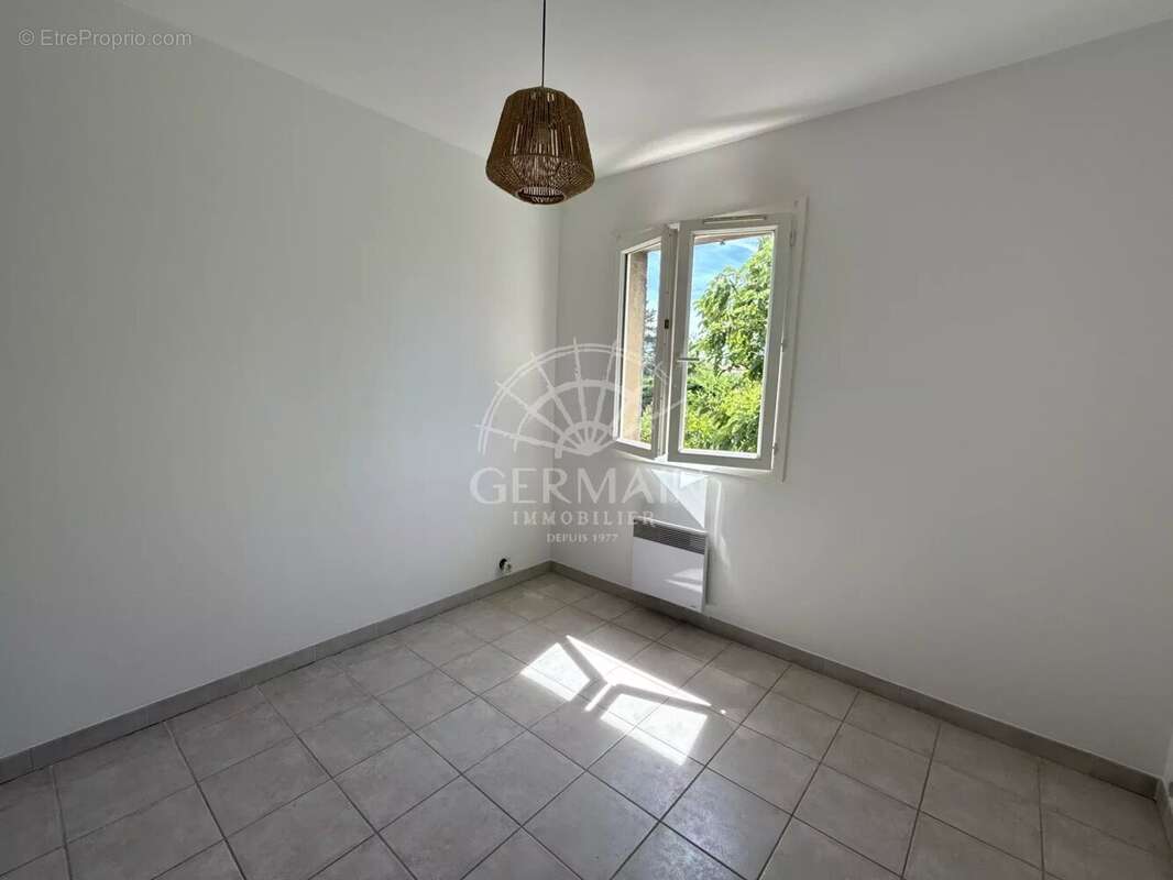 Maison à L'ISLE-SUR-LA-SORGUE