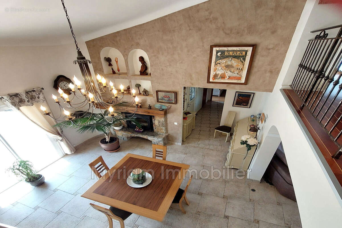 Maison à PEYMEINADE