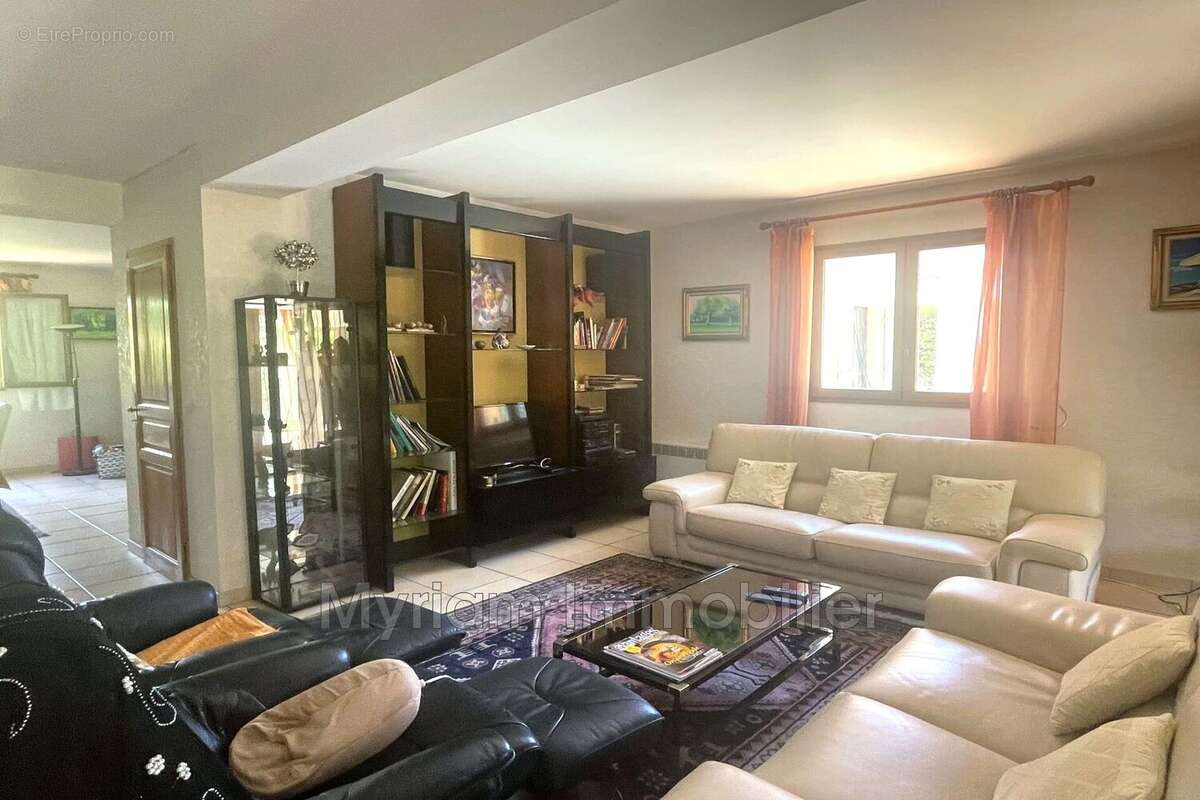 Maison à PEYMEINADE