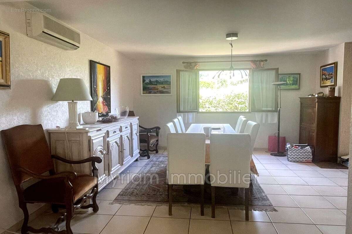 Maison à PEYMEINADE