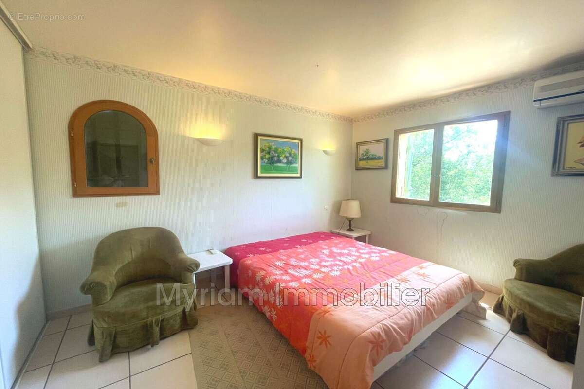 Maison à PEYMEINADE