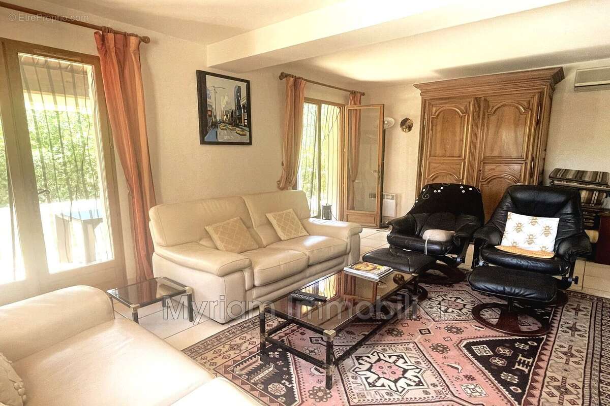 Maison à PEYMEINADE