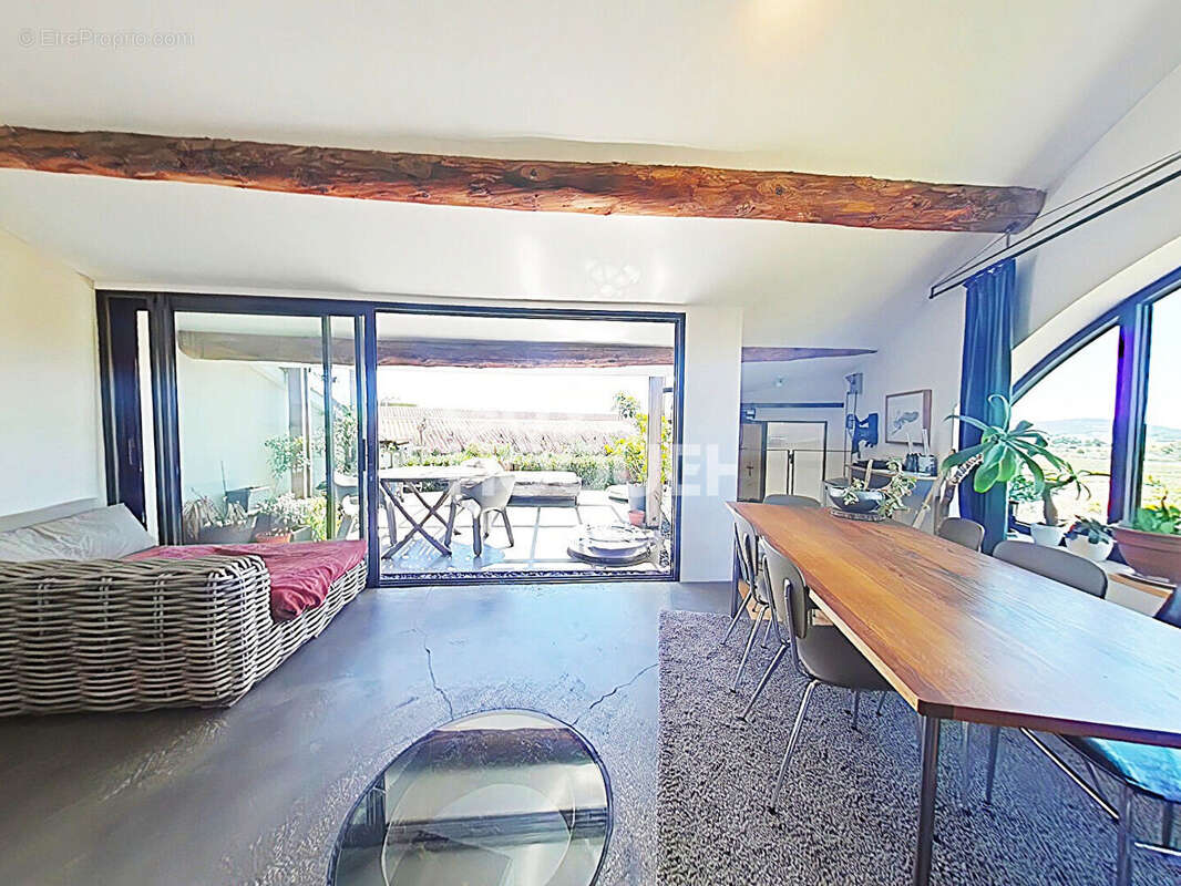 Maison à SAINTE-VALIERE