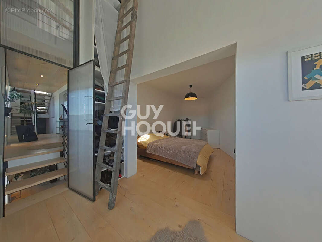 Maison à SAINTE-VALIERE