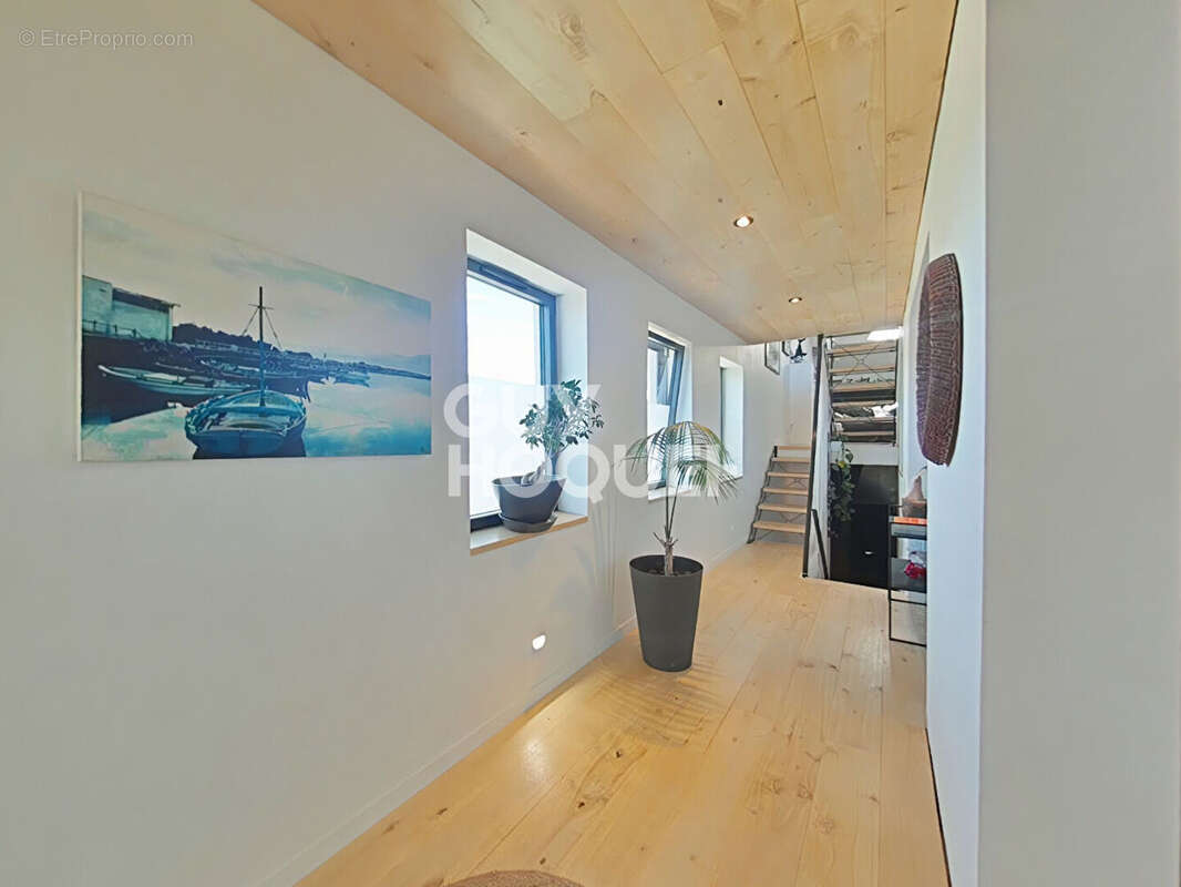 Maison à SAINTE-VALIERE