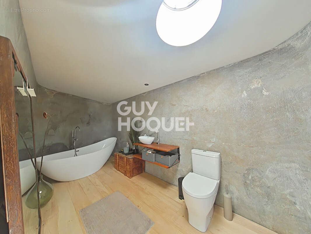 Maison à SAINTE-VALIERE