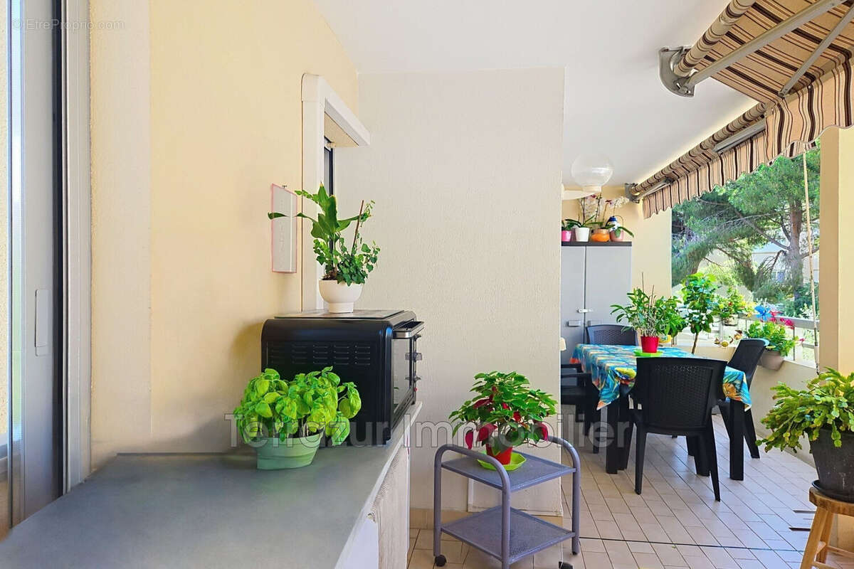 Appartement à VALLAURIS