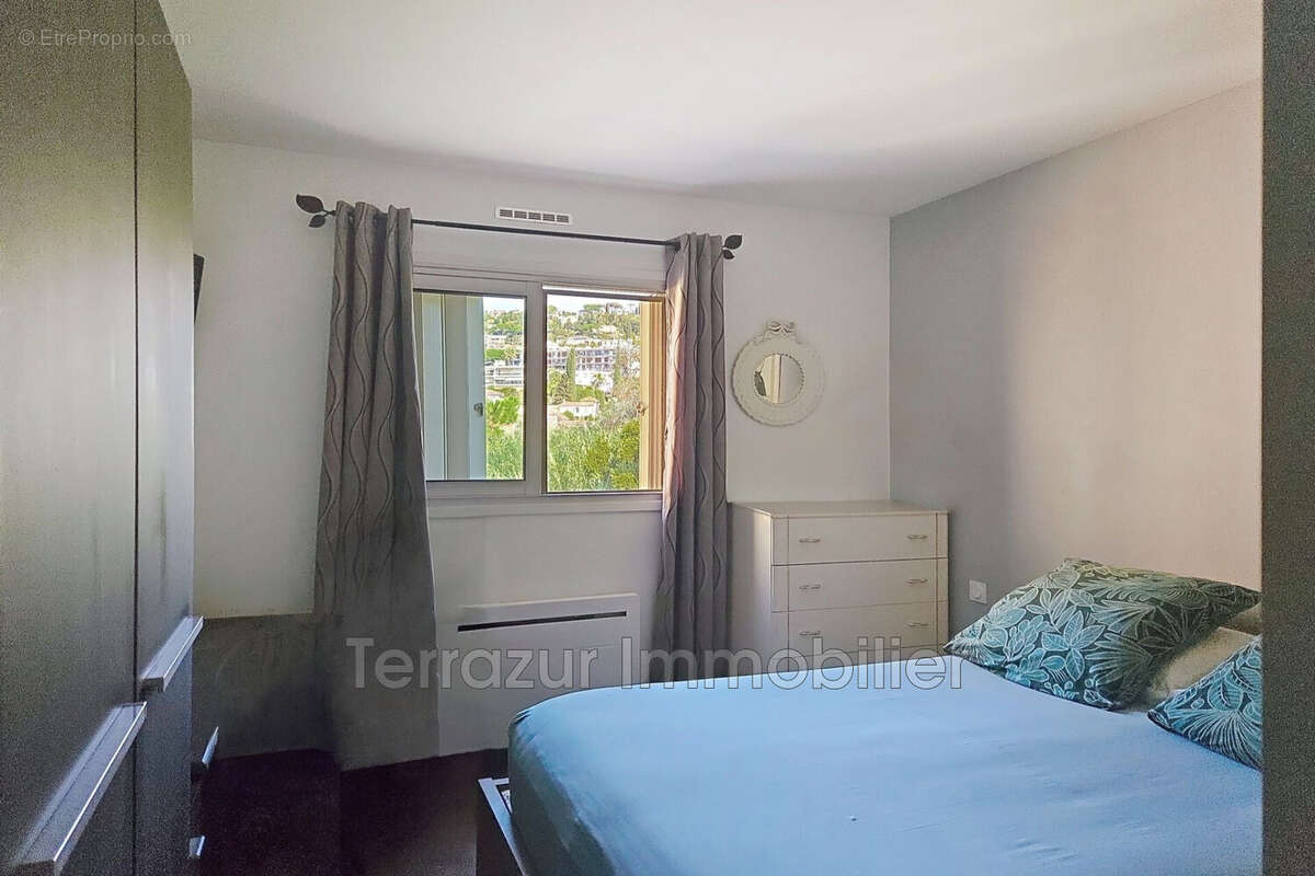 Appartement à VALLAURIS