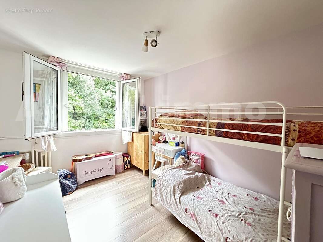 Chambre3 - Appartement à MONTGERON