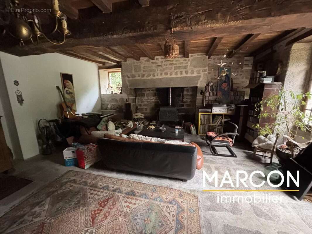 Maison à LE DONZEIL