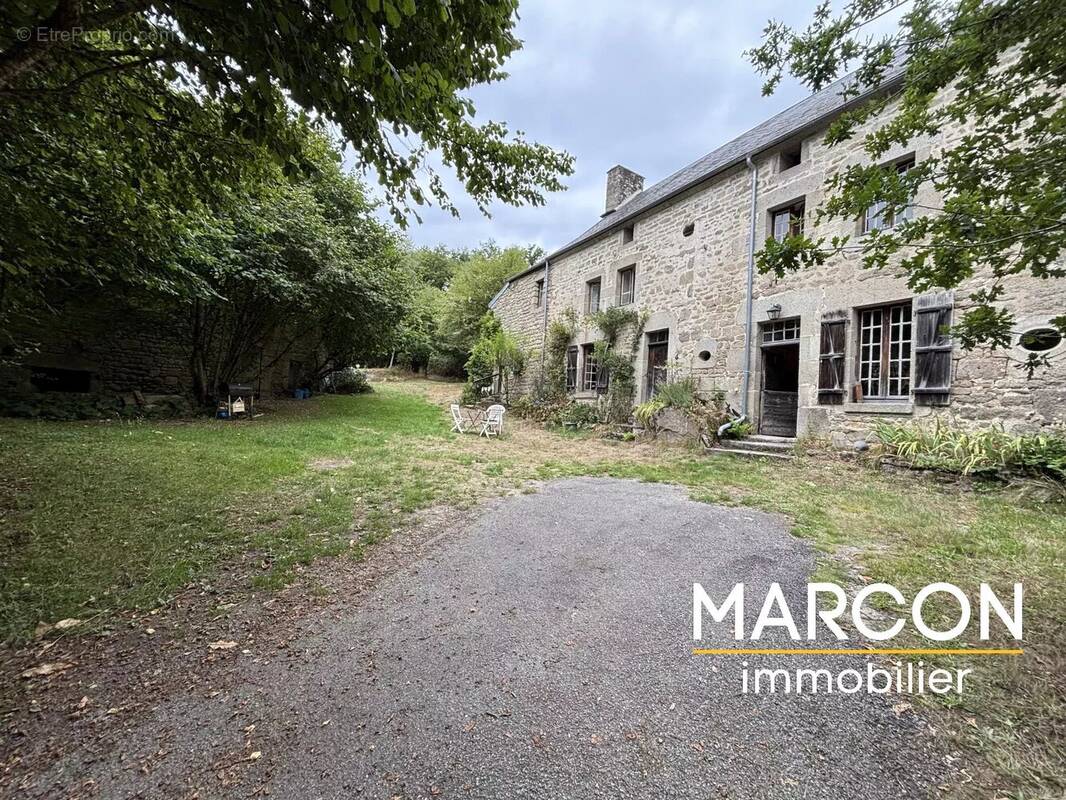 Maison à LE DONZEIL