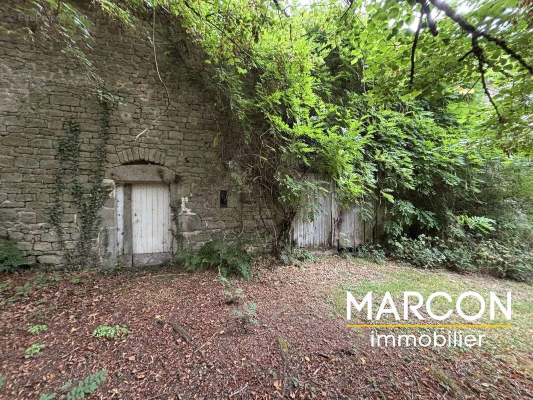 Maison à LE DONZEIL