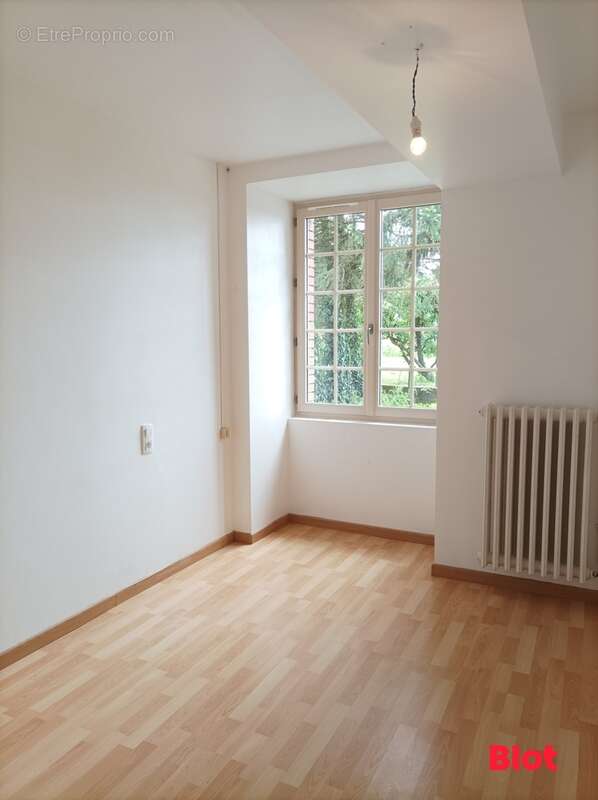 Maison à VAL-D&#039;IZE