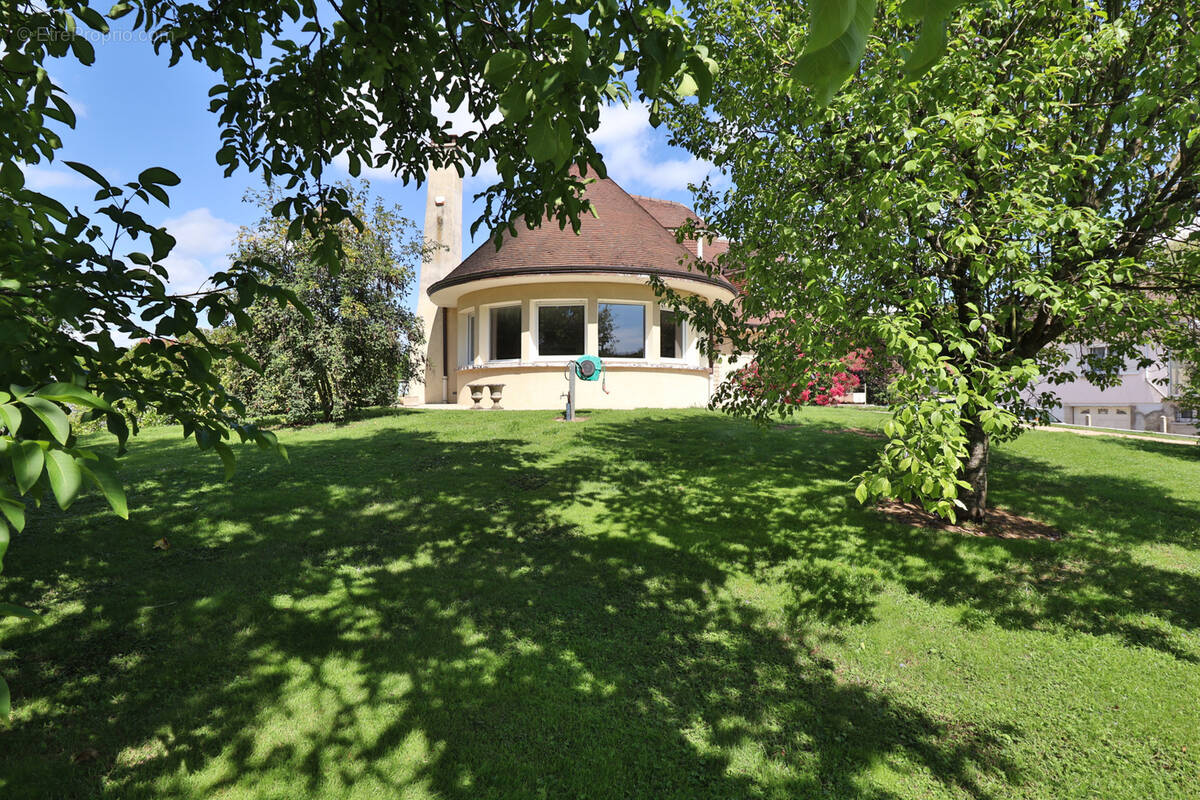 Maison à LUSIGNY-SUR-BARSE