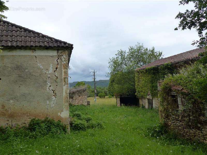 Maison à LOUBEJAC