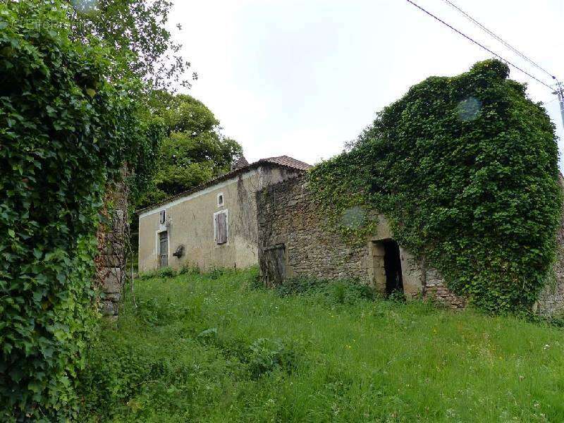 Maison à LOUBEJAC