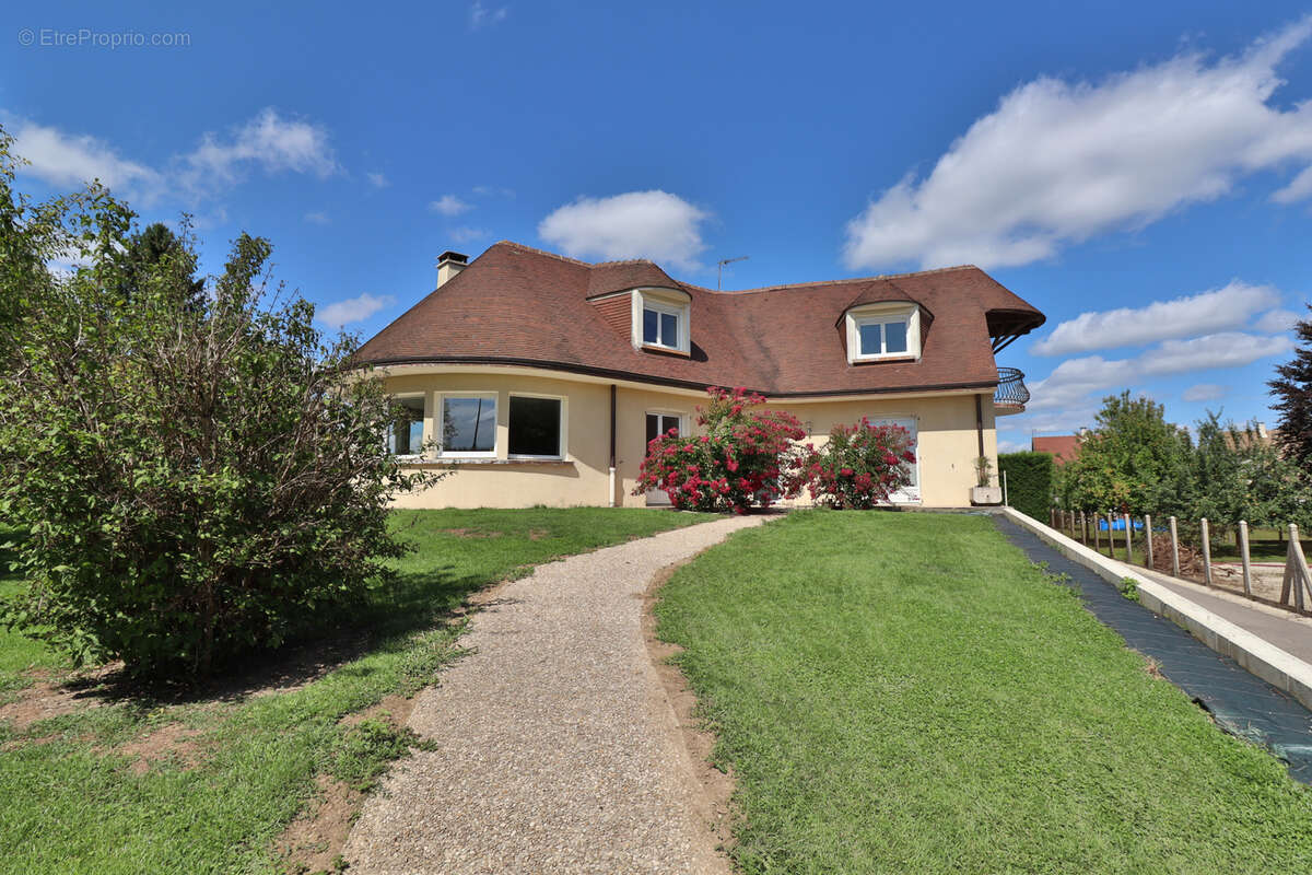 Maison à LUSIGNY-SUR-BARSE