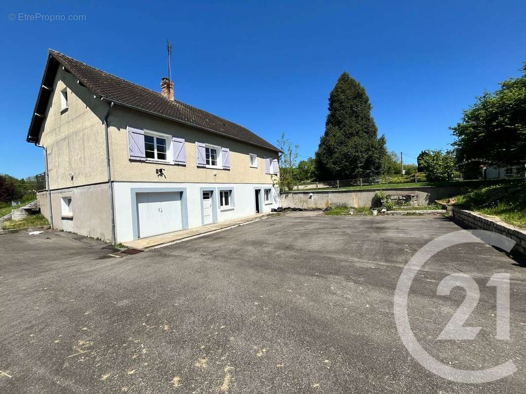 Maison à PREMERY
