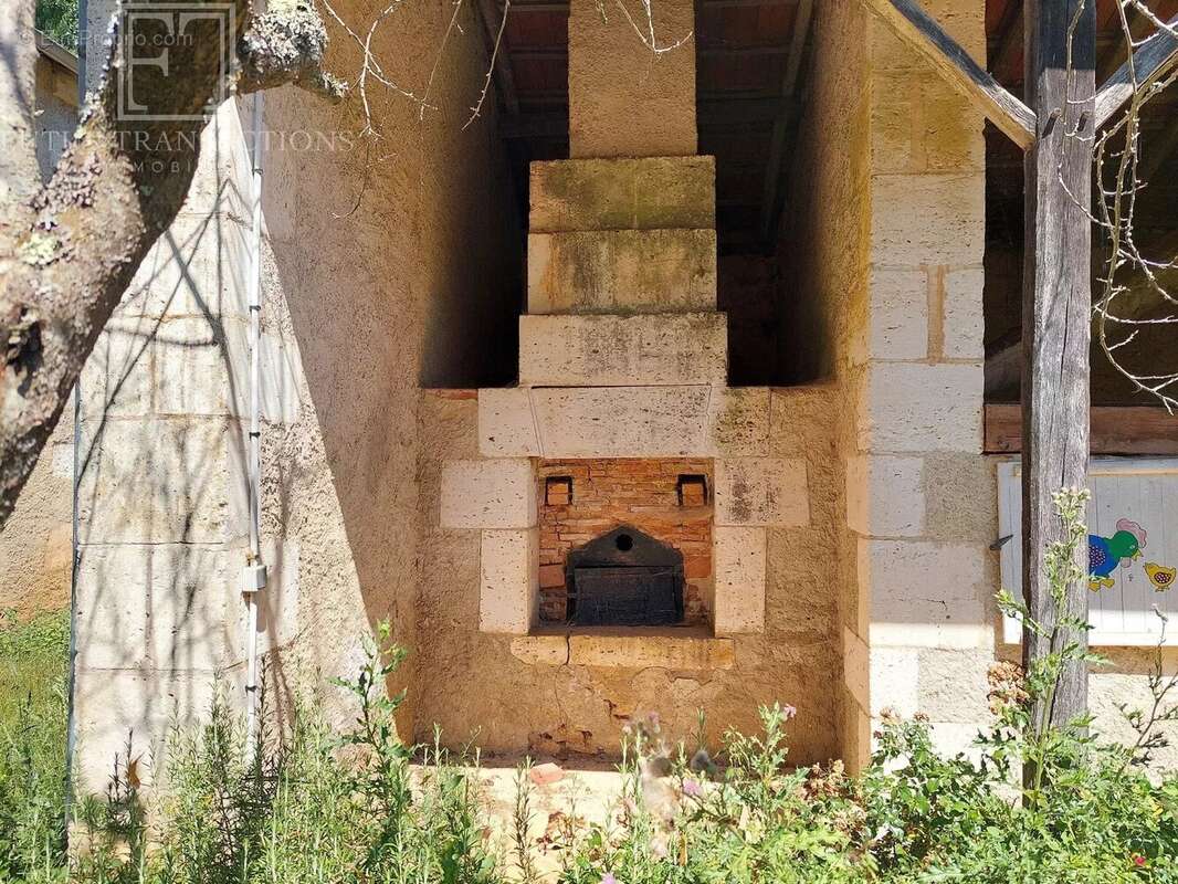 Maison à CHAMPAGNAC-DE-BELAIR