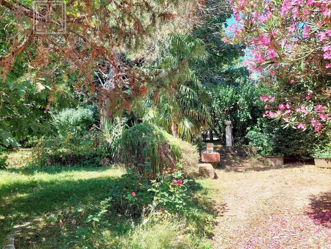 Maison à CHAMPAGNAC-DE-BELAIR