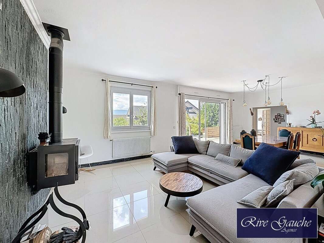 Maison à CHENS-SUR-LEMAN