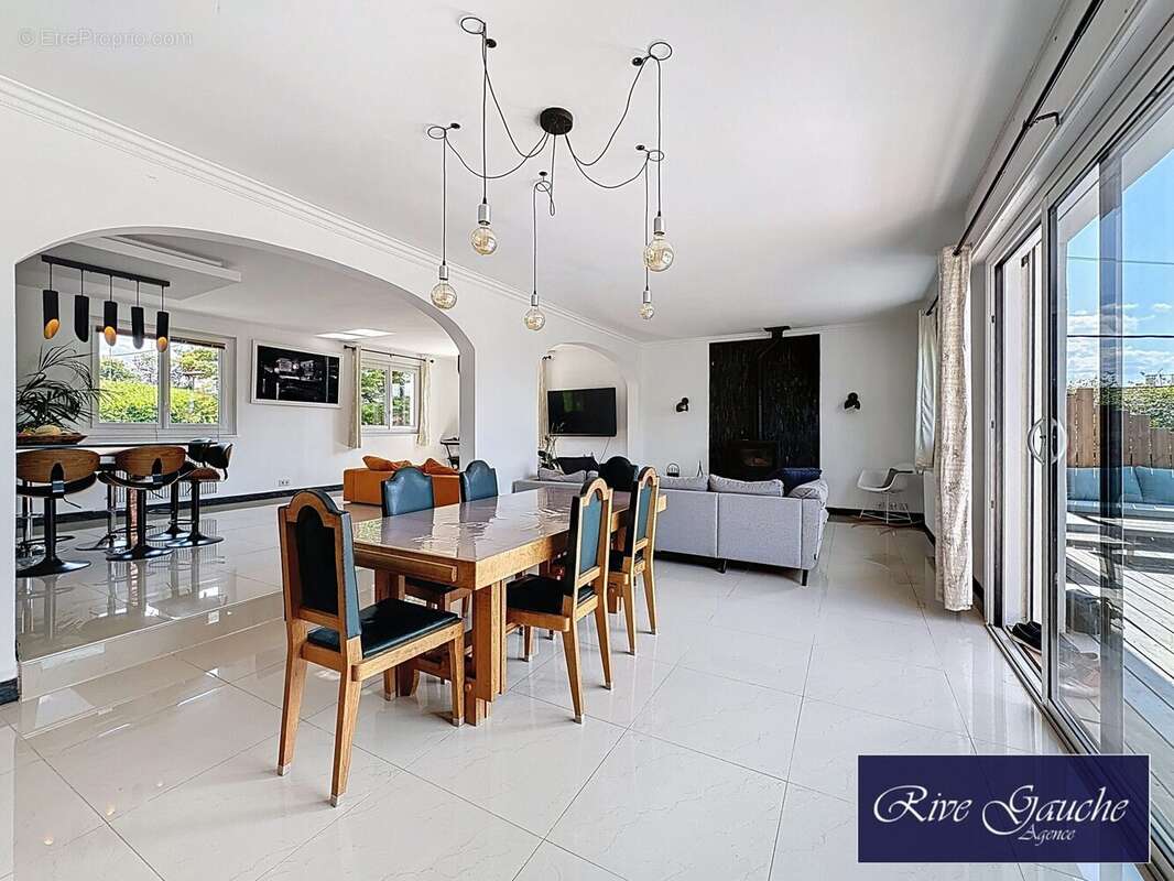 Maison à CHENS-SUR-LEMAN