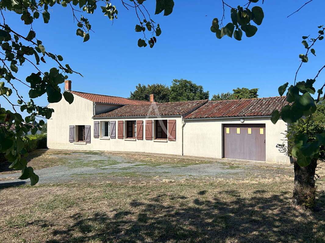 Maison à CHAILLE-LES-MARAIS