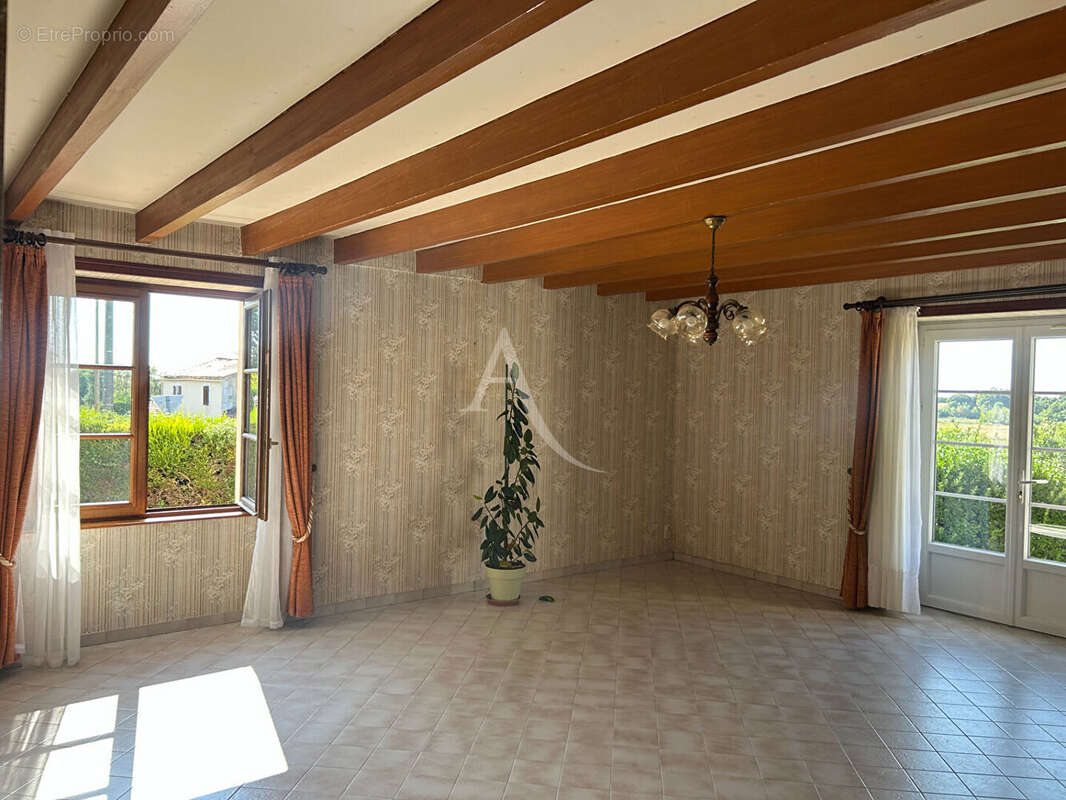 Maison à CHAILLE-LES-MARAIS