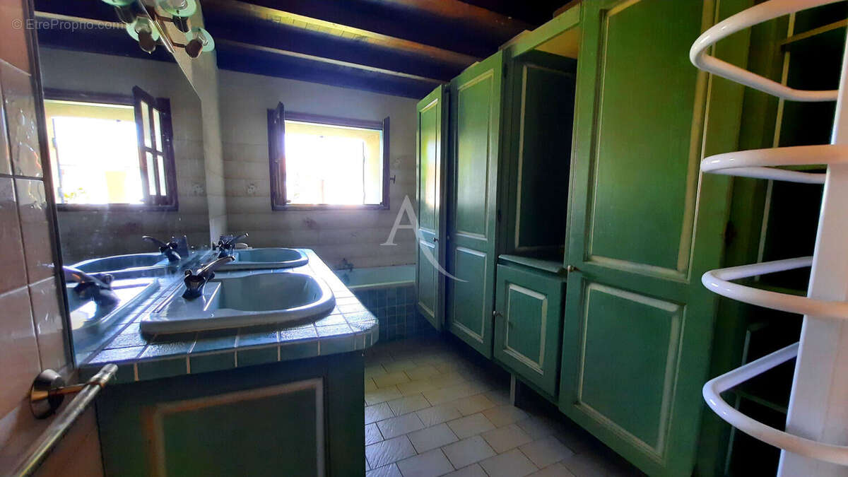 Maison à TUGERAS-SAINT-MAURICE