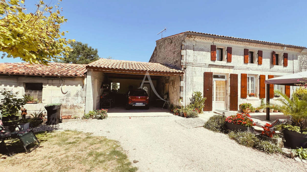 Maison à COLOMBIERS