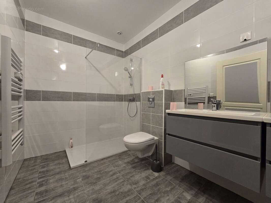 Commerce à SAINT-MICHEL-ESCALUS