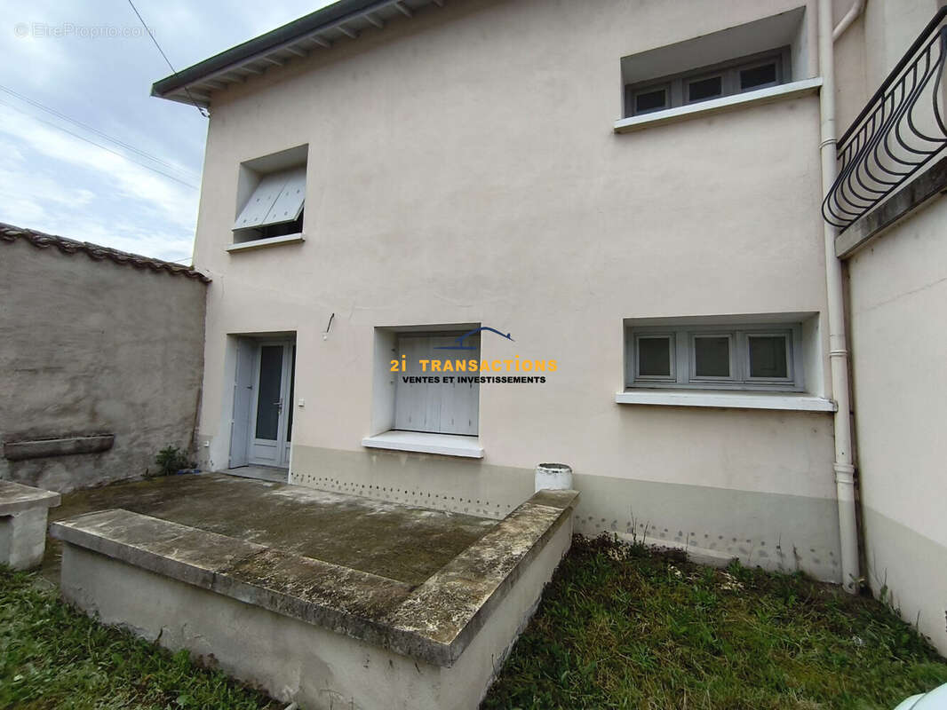 Appartement à SURY-LE-COMTAL