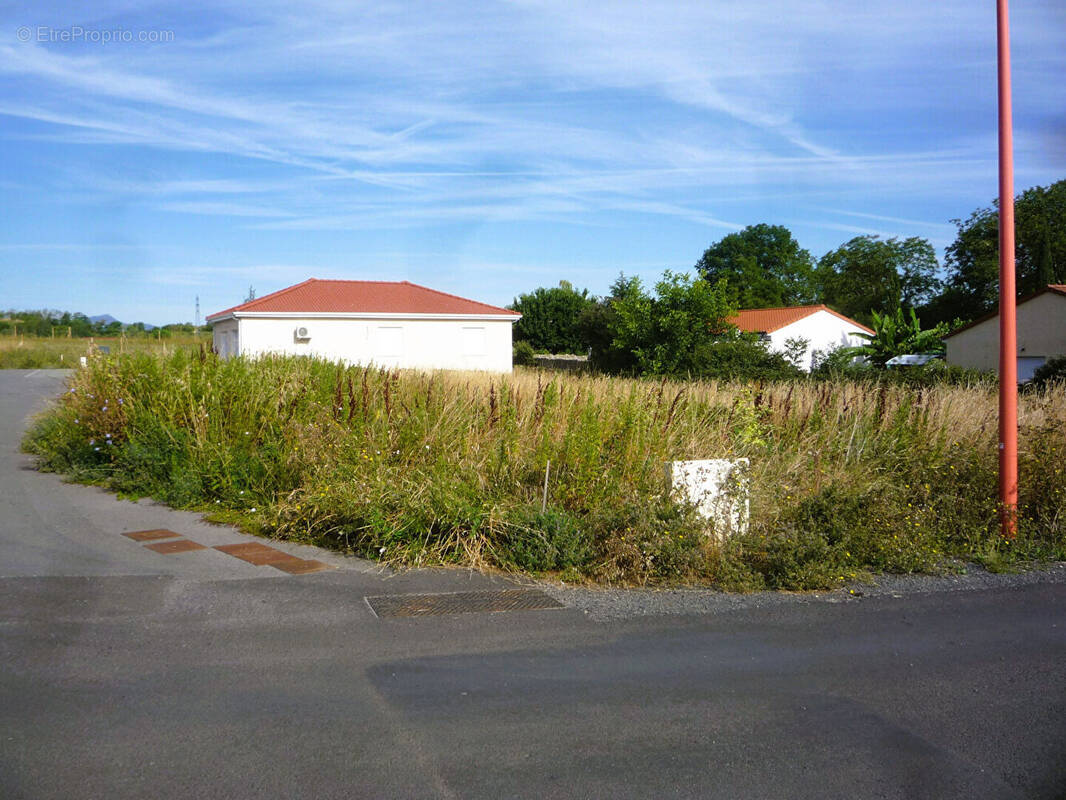 Terrain à SAINT-GEORGES-SUR-ALLIER