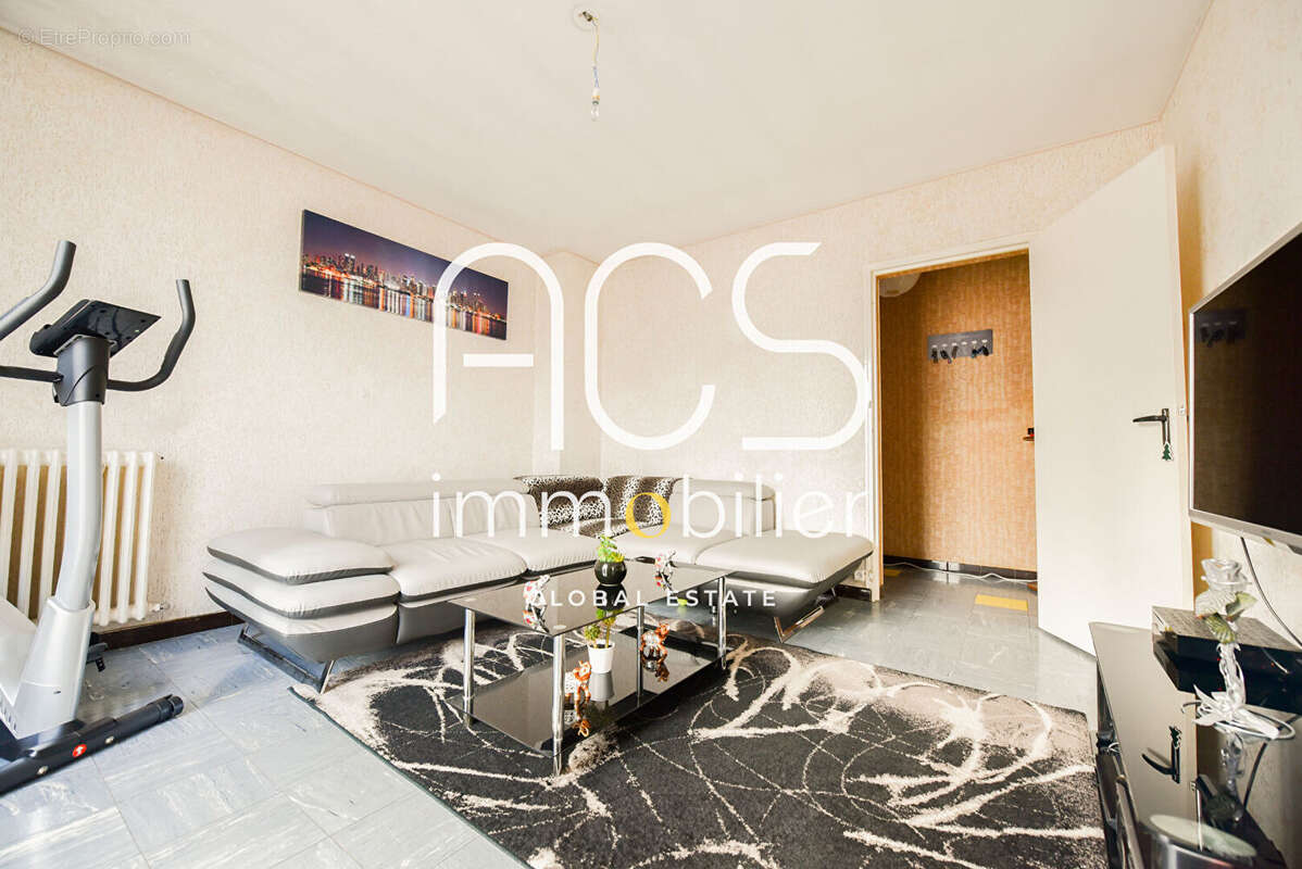 Appartement à CHATEAUNEUF-LES-MARTIGUES